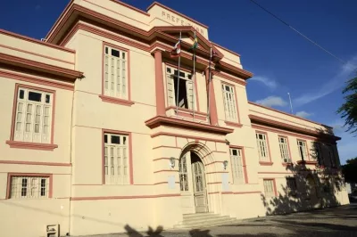 Prefeitura de Alagoinhas dá posse a 37 novos servidores