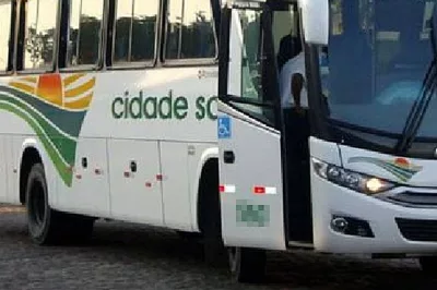 Dupla assalta ônibus intermunicipal em Alagoinhas
