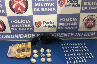 Polícia Militar prende dupla, apreende arma de fogo, drogas, e recupera bicicleta furtada em Alagoinhas