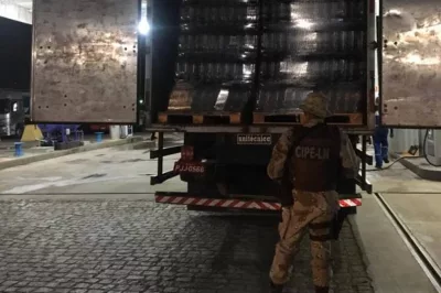 Suspeitos de roubar carga de refrigerante morrem em confronto com a polícia na BR-101