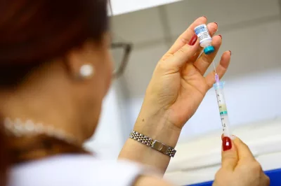 Casos de sarampo tiveram aumento de 34 vezes em 2025, alerta Opas