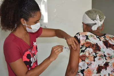 Vacinas contra a Influenza estão chegando de forma fracionada ao município, informa prefeitura