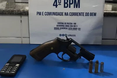 Alagoinhas: Polícia militar apreende arma de fogo e recupera moto roubada