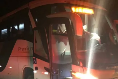 Alagoinhas: Bandidos atiram em ônibus interestadual em tentativa de assalto na BR-101
