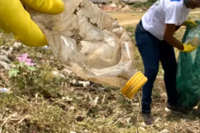 Em parceria com associações de bairro, prefeitura realiza faxinaço de combate à dengue, zika e chikungunya, em Alagoinhas