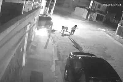 Alagoinhas: Motorista persegue e atropela suspeitos de assaltos; veja vídeo