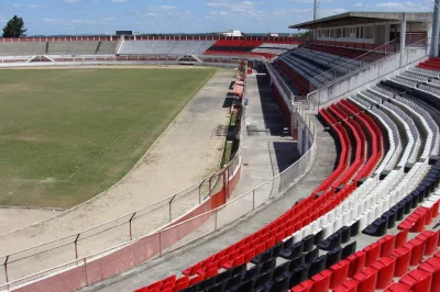 Estádio Carneirão deve ganhar um novo gramado, refletores mais modernos e pintura externa e interna