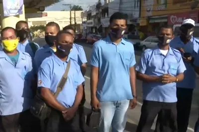 Com atividades paralisadas há mais de 20 dias, rodoviários de Alagoinhas protestam contra salários atrasados