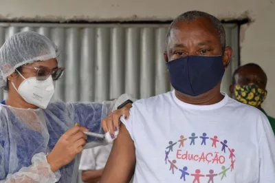 Quilombolas começam a ser vacinados em Alagoinhas