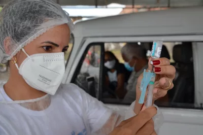 Alagoinhas: Mais de 900 pessoas receberam 1ª dose de vacina contra covid neste final de semana