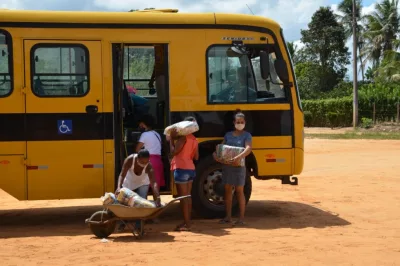 Alagoinhas: Prefeitura inicia distribuição de cestas básicas para alunos da rede municipal