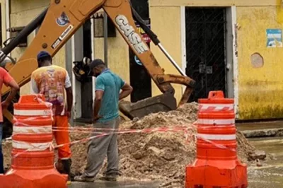 Alagoinhas: Equipes da Secretaria de Infraestrutura atuam na recuperação dos estragos causados pelas chuvas