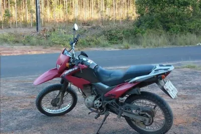Policiais do Quarto Batalhão recuperam motocicleta roubada na estrada de Buracica