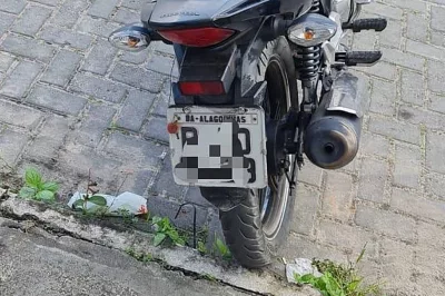 Alagoinhas: Policiais do Quarto Batalhão apreendem moto roubada e realizam prisão em flagrante