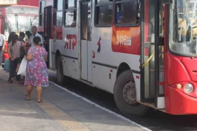 Motoristas e cobradores da ATP sofrem com atrasos de salários em Alagoinhas