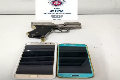 Polícia Militar prende dupla e recupera celulares e veículo roubado em Alagoinhas