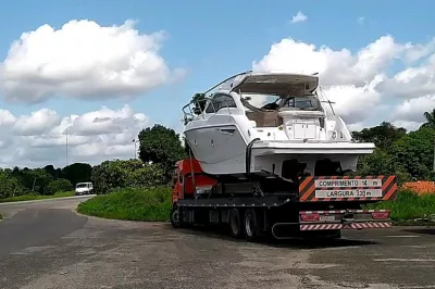 Vídeo: Durante ronda, PRF flagra motorista transportando lancha de forma irregular na BR 101 em Alagoinhas