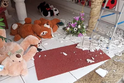 Floricultura é invadida pelo telhado em Alagoinhas