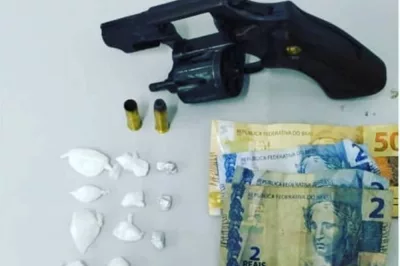 Policiais do Quarto Batalhão apreendem arma de fogo e drogas em Alagoinhas