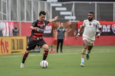 Com um homem a menos, Vitória perde para o Jacuipense no Barradão