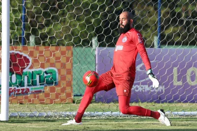 Bahia anuncia renovação em definitivo com goleiro Danilo Fernandes