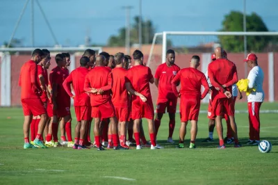 CRB enfrenta outro surto de Covid, e CBF adia jogo contra Atlético de Alagoinhas