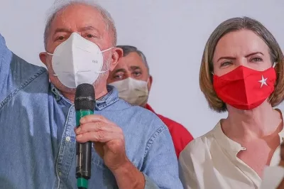 Lula e Gleisi falam em revogar reforma trabalhista de Temer