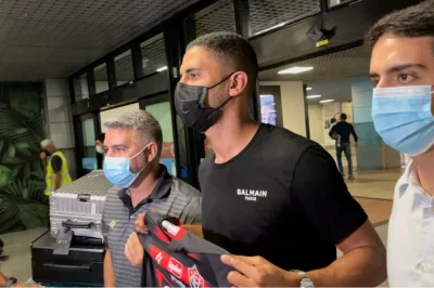 Novo reforço do Vitória, Santiago Tréllez desembarca em Salvador: ”Felicidade”