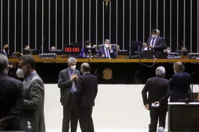 Presidente da Câmara defende congelar ICMS em preço de combustível