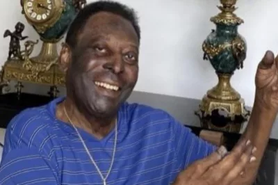 Pelé retorna ao hospital para continuar tratamento contra câncer