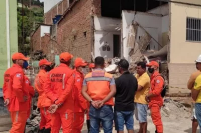 Ubaíra: Criança fica ferida após parte de casa desabar
