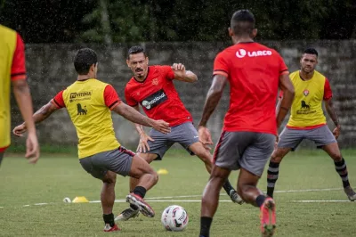 Dado Cavalcanti comanda treinamento visando duelo importante contra Bahia de Feira