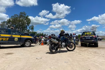 Em três dias, PRF retira 102 motos de circulação e multa 390 condutores por irregularidades no trânsito
