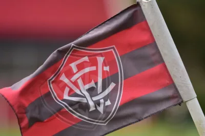 Vitória recebe dinheiro da venda de Samuel e quita débito com Walter Bou