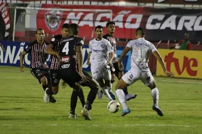 Atlético de Alagoinhas vence o Bahia, entra no G-4 e coloca o Esquadrão em risco no Baiano