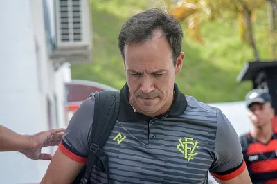 Dado Cavalcanti não resiste à eliminação do Baiano e é demitido do Vitória