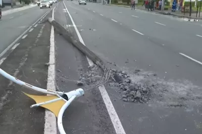 Lauro: Motorista fica ferido após carro bater em poste; agentes suspeitam de racha