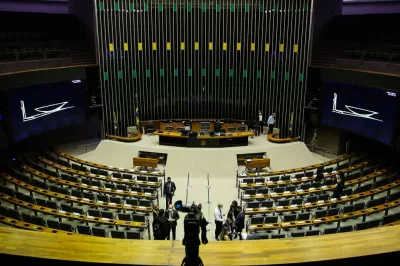 Deputados têm até esta sexta para trocar de partido sem perder mandato