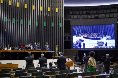 Câmara aprova MP que cria Programa Internet Brasil