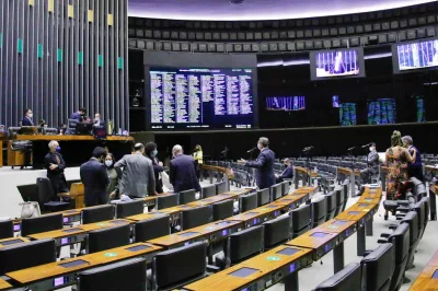 Congresso aprova transferência R$ 7,7 bi a estados e municípios