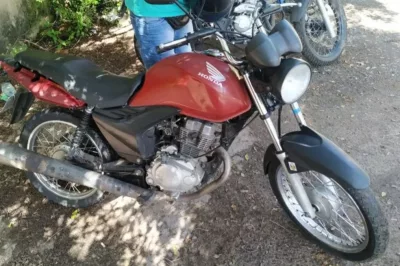 Polícia prende suspeito de roubar motocicleta e apreende veículo na RMS