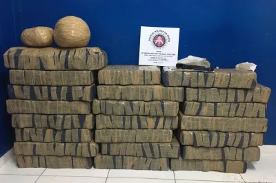 PM apreende mais de 247 quilos de maconha em veículo na BR-407
