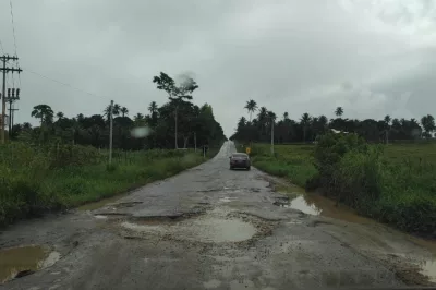 Buraqueira toma conta de trecho da BA-233 entre Conde e Esplanada