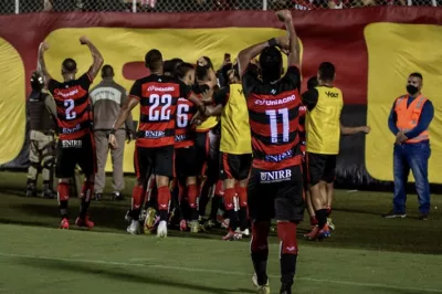 Em briga direta contra zona de rebaixamento da Série C, Vitória visita a Aparecidense nesta segunda
