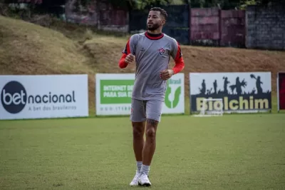 Miller acerta saída do Vitória; jogador tem proposta de clube português