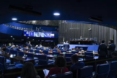 Senado aprova medida provisória da renegociação do Fies