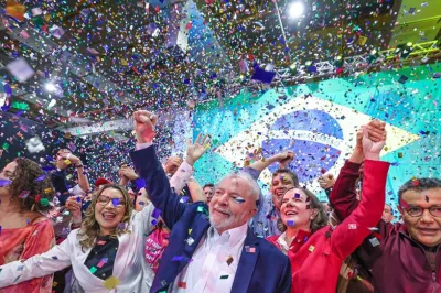 PT lança pré-candidatura de Lula à presidência com Alckmin como vice