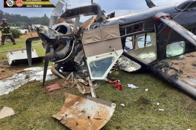 Avião de pequeno porte cai no interior de SP e deixa 2 mortos