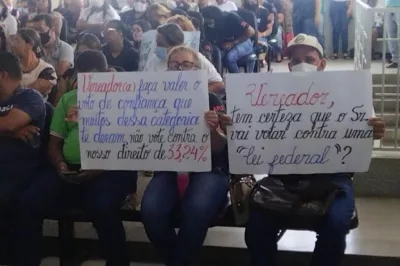 Rio Real: Professores seguem há 54 dias em greve e cobram reajuste de piso