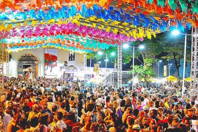 Assim como Caruaru, Recife vai proibir manifestações políticas no São João